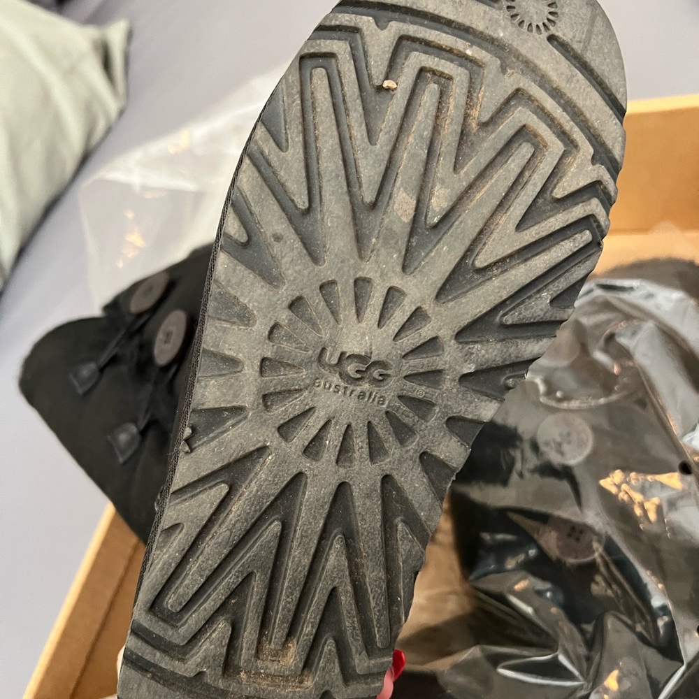 Ugg Bailey Button - image 3